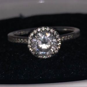 Pandora | Round Cut Ring